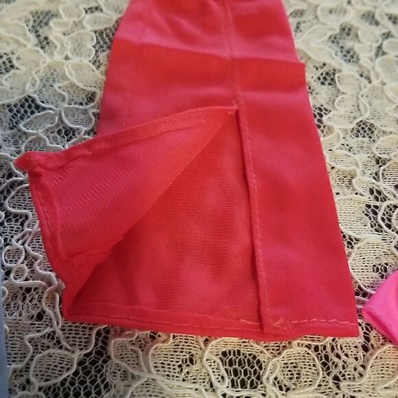 Mixed Lot of vintage Barbie and clone Doll Clothes. - Picture 9 of 16